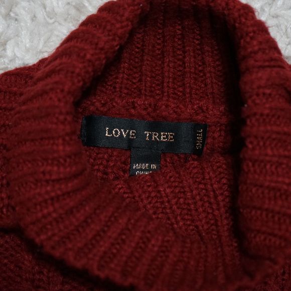 Love Tree Knit Burgundy/Red Turtle Neck Sweater Size Small - Picture 2 of 7
